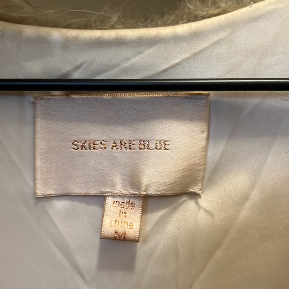 Skies are Blue fur coat - Picture 3 of 4